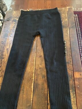Black Ribbed Knit Leggings with Subtle Texture